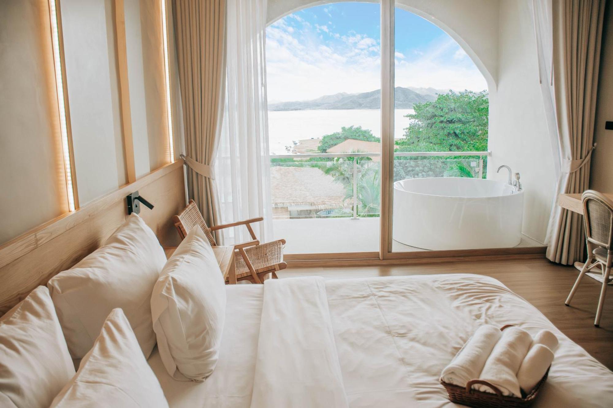 Le La Lake Resort And Spa ケーンクラチャン エクステリア 写真