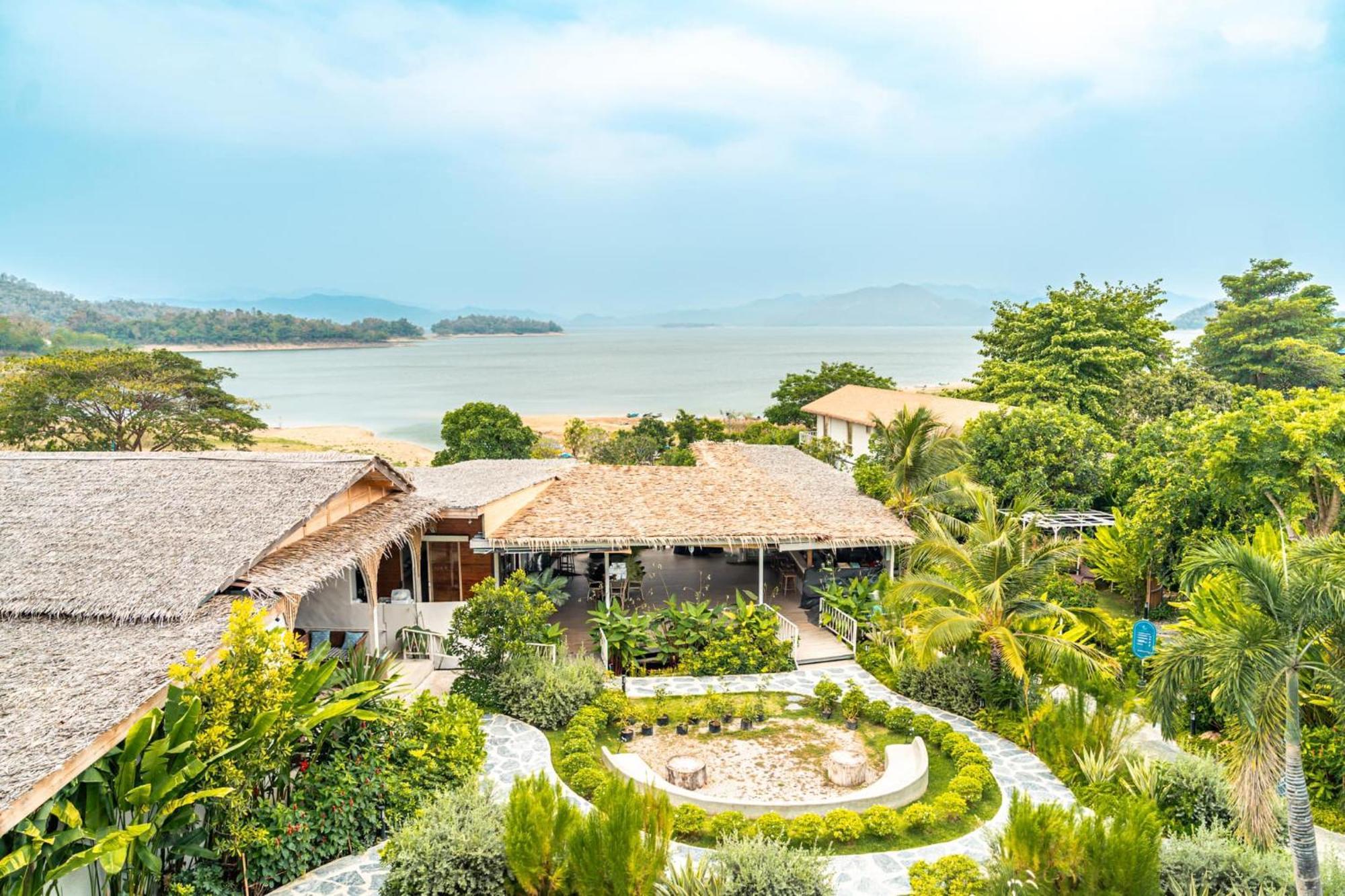 Le La Lake Resort And Spa ケーンクラチャン エクステリア 写真