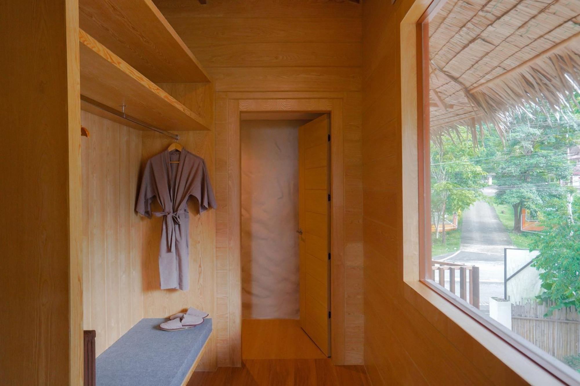 Le La Lake Resort And Spa ケーンクラチャン エクステリア 写真