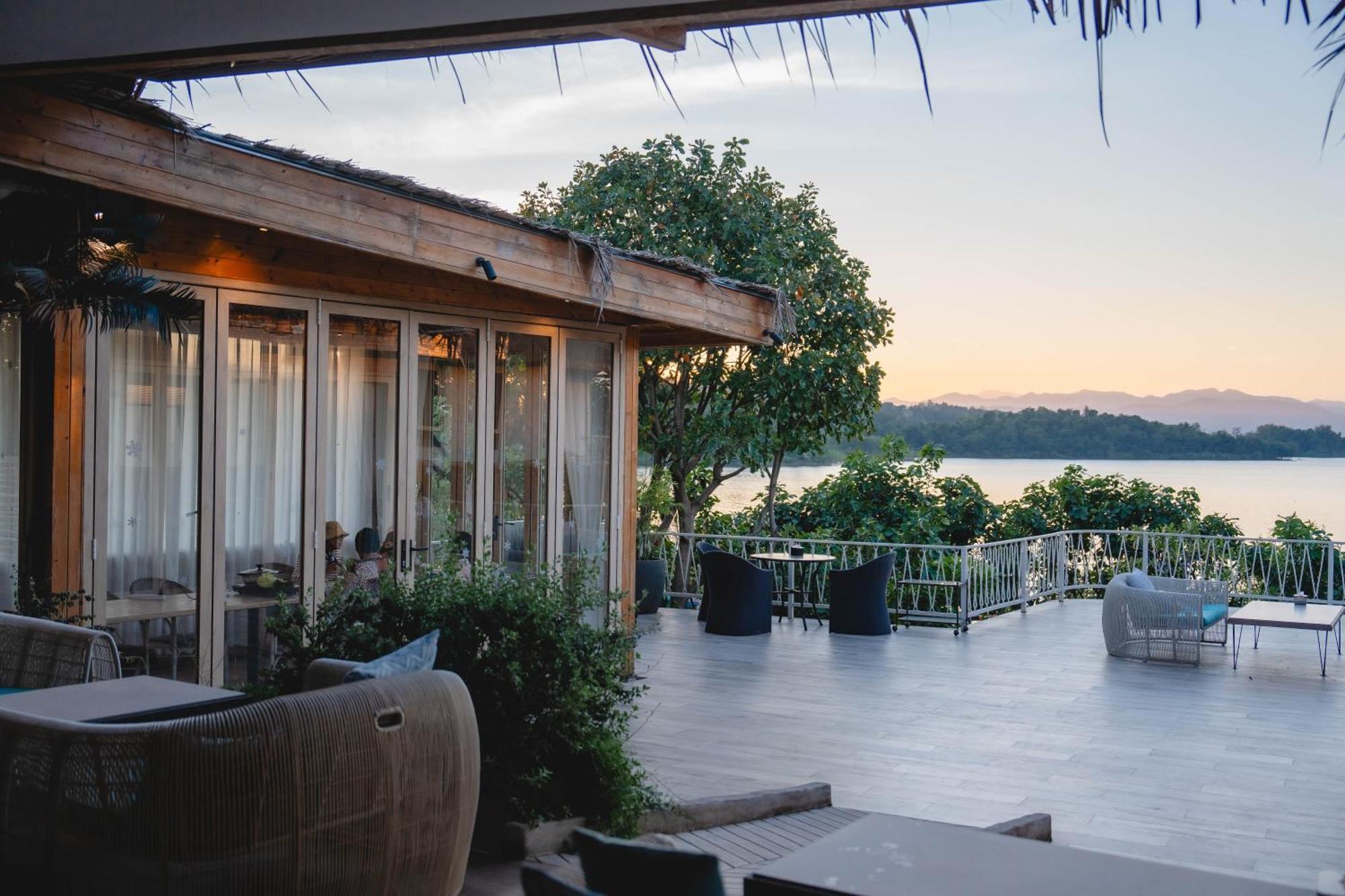 Le La Lake Resort And Spa ケーンクラチャン エクステリア 写真